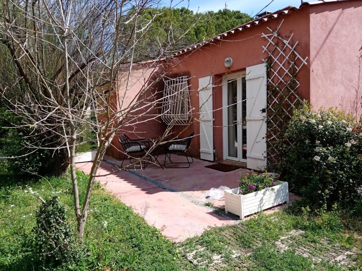 Au Mas Saint Pierre Hotel Pignans Exterior foto