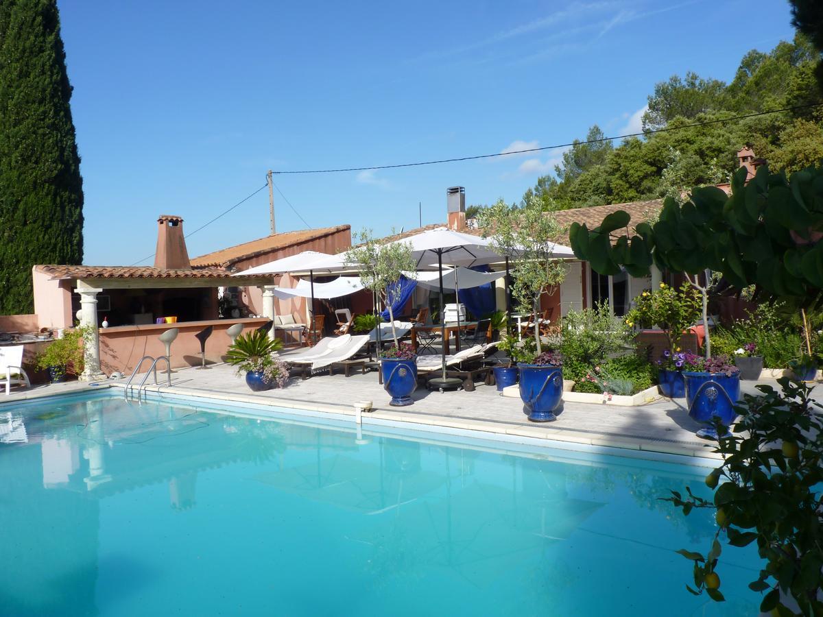 Au Mas Saint Pierre Hotel Pignans Exterior foto